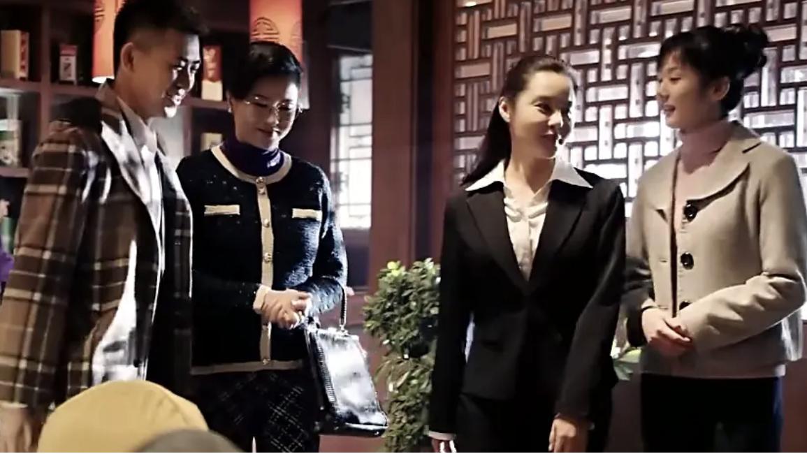 秦淮茹|《情满四合院》：为什么聋老太太，不喜欢秦淮茹，却喜欢娄晓娥？