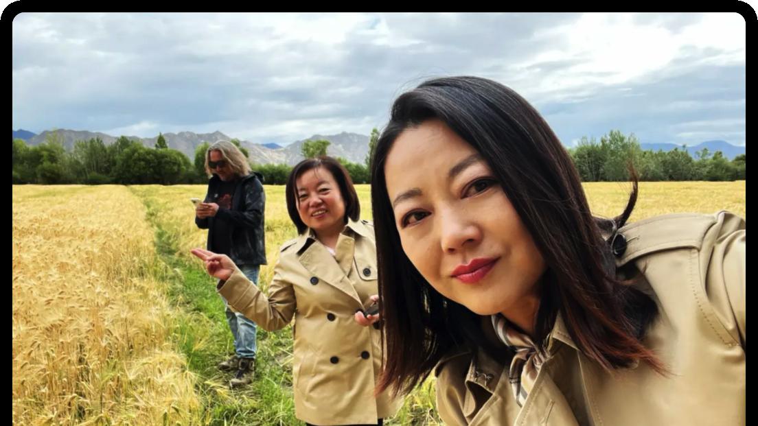 王茜华|51岁王茜华被疑离婚，称一个人也很安逸引猜测，黑眼圈太重显憔悴