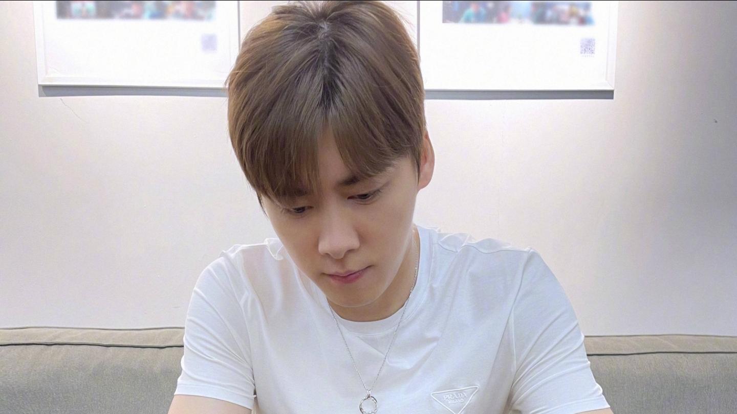 李易峰|李易峰方辟谣负面争议，指责网友用嘴造谣，正在处理被“黑”问题