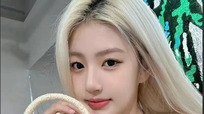 井柏然|久违的王思聪突然又引发了网友的热议还是一如既往地带着辣妹去享用美食。