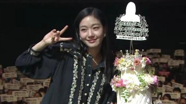 孔刘|孔刘近照曝光，与金高银隔空互动勾起回忆杀，颜值下滑差点没认出