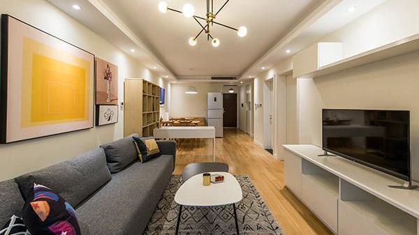 简欧风格的新房装修毕业，客厅的隔断作为吧台，超实用美观