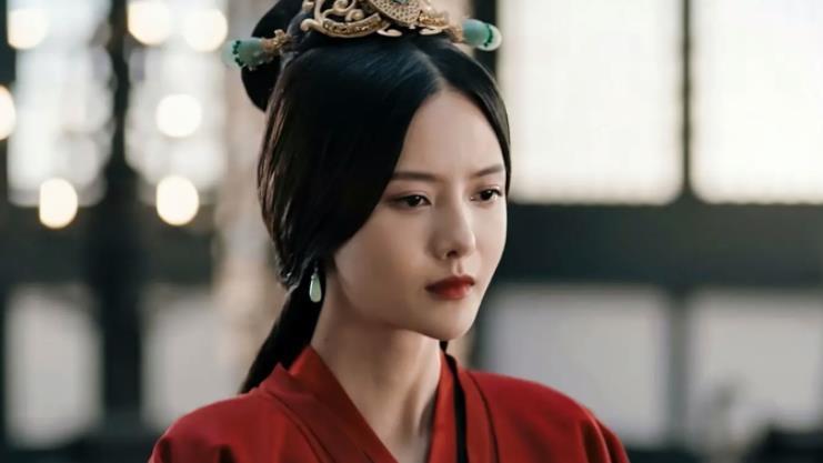 张芷溪|张芷溪在《沉香重华》与成毅有感情戏，成古装剧中的“钉子户”