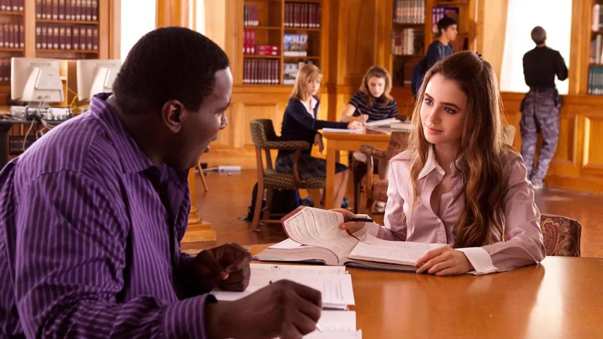 弱点|《弱点》，这部电影，平静、客观地讲述了一个人的“机遇”经历