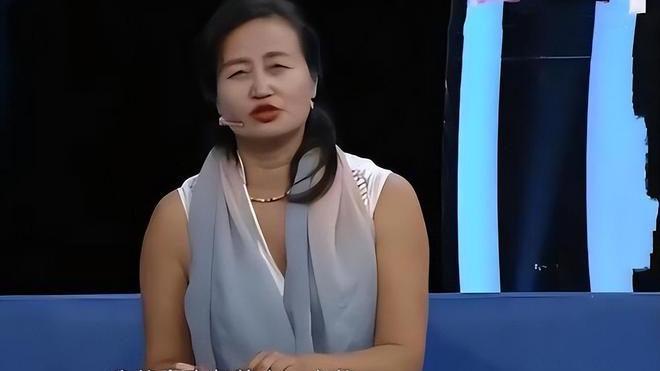 回顾：大妈年过五十依旧喜欢小鲜肉，结婚五次，丈夫和儿子同龄人