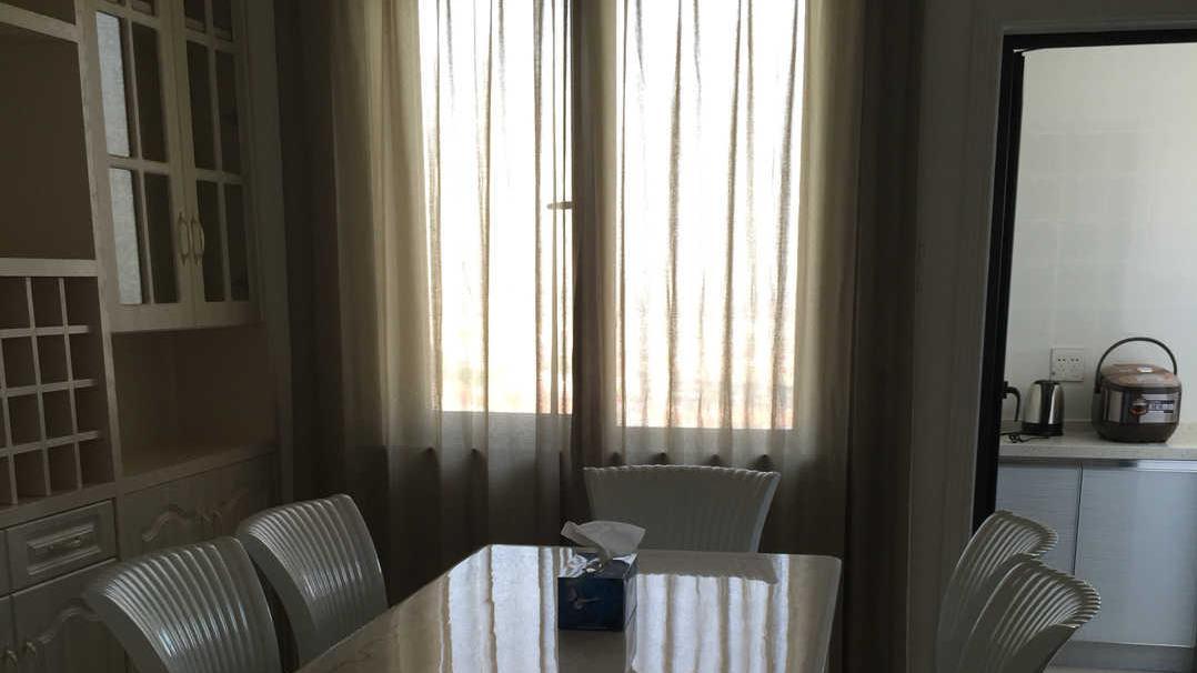 娘家精心准备的婚房，婆婆却嫌小，还说连个阳台都没有？