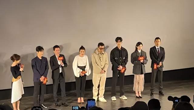 张一山|张一山风波后首次露面，在山里拍戏环境艰苦，素颜下皮肤蜡黄显老