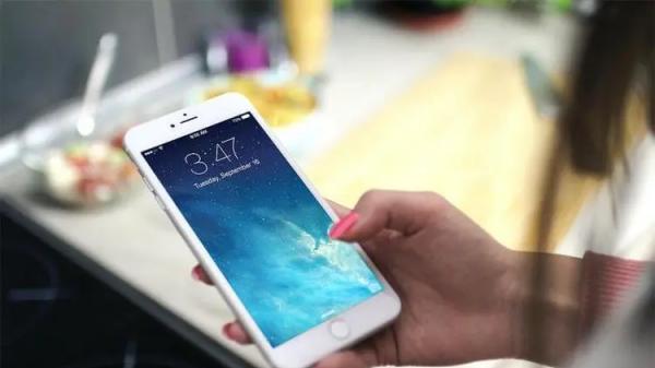 iPhone|为什么Iphone手机使用起来更流畅？