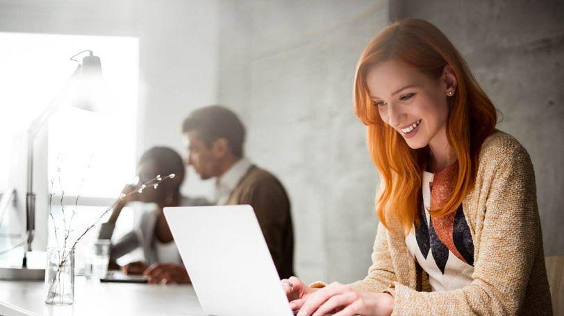 |在工作中，我们应该多跟什么人交流