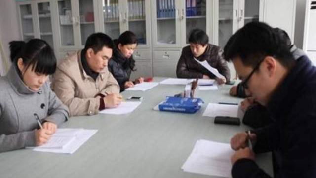 大学生|为何名校硕士毕业生去乡镇当公务员会被人议论？职场内卷