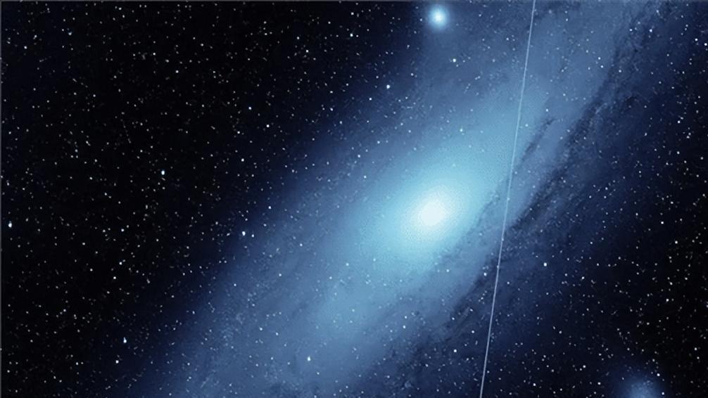SpaceX星链卫星排成一列，震呆日本，然而很多人却说不如中国