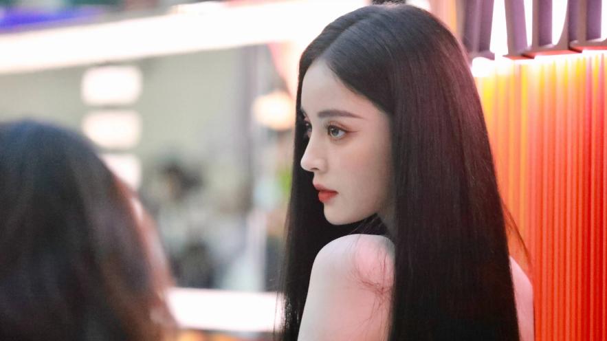 古力娜扎|古力娜扎交往5个男朋友，个个是富二代渣男，张翰把她“坑的最惨”