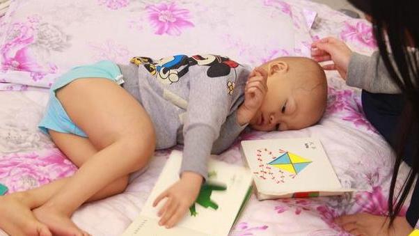 养子重病，我把亲女儿卖了3万，20年后，养子竟坐他爸妈豪车走了