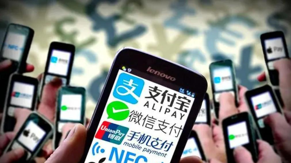 大学生都在使用现金了，这在释放什么信号？内行道出实情