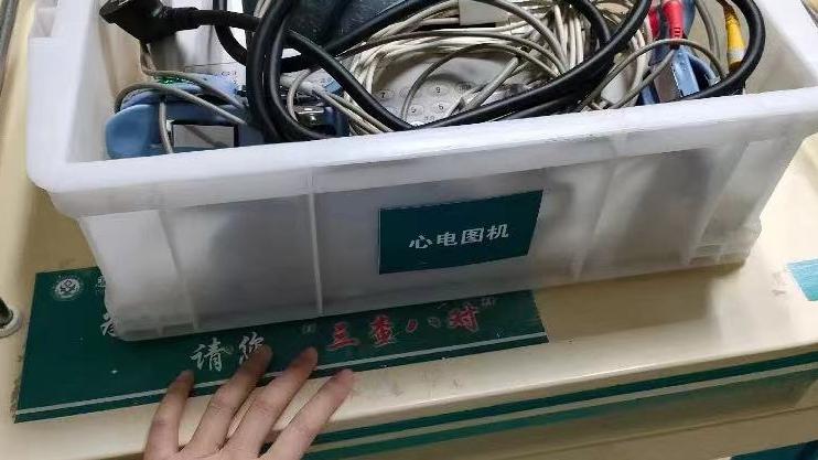 护士|21岁女护士因误扎针致职业暴露，男友离她而去，护士含恨吞药轻生