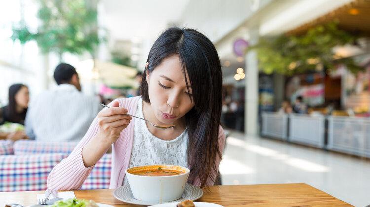 脱发 吃得少活得久，晚餐和寿命有关？美国研究：晚上饿肚子可能延寿