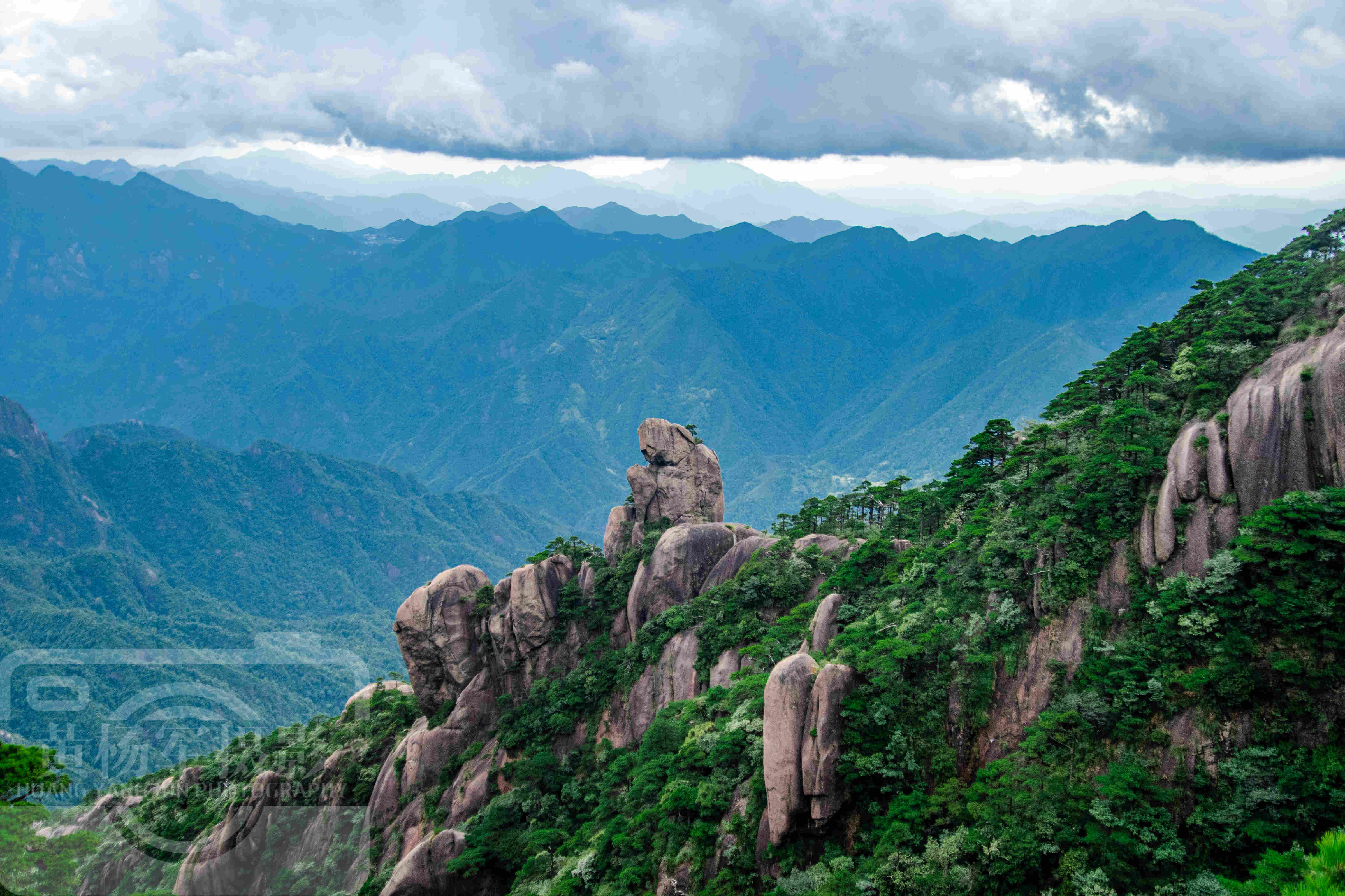|中国最美的一处峰林，被誉为“松石的画廊”，四季分明景美人少