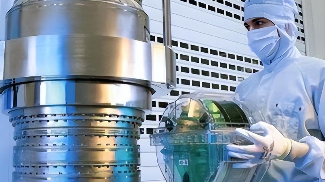 光刻机|光刻机市场风云突变！ASML不再忍让，外媒：“摊牌”了？