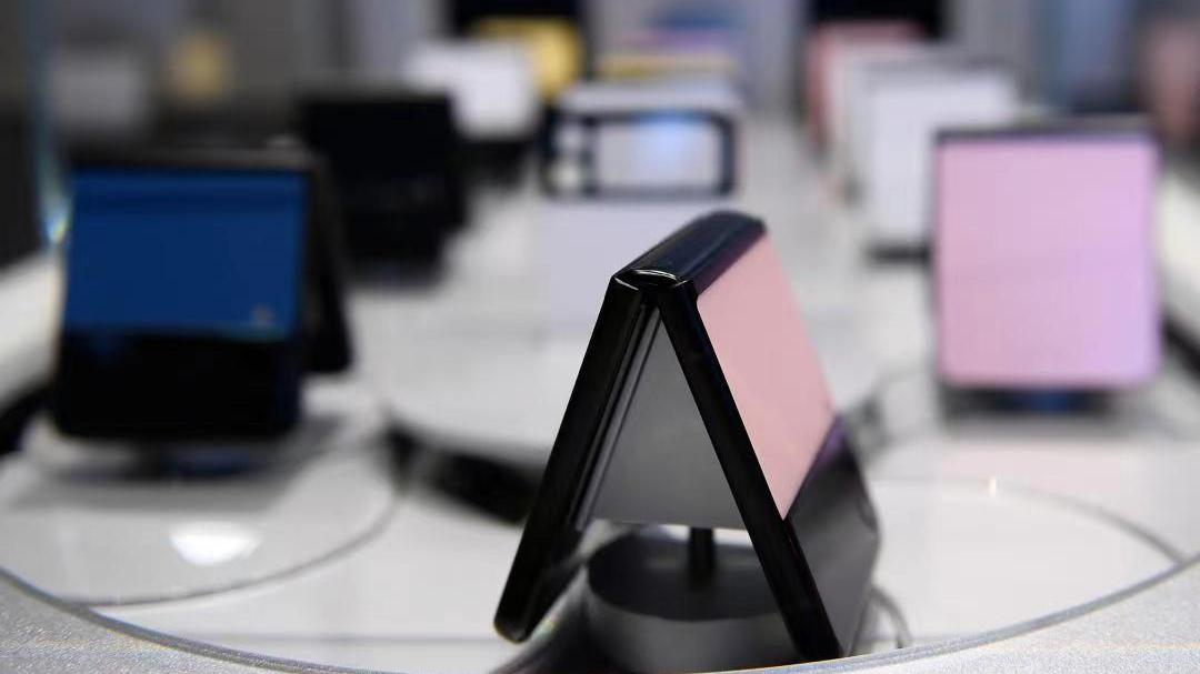 三星|不靠 S22 与 iPhone 14 竞争？传三星改用“折叠手机”当主力