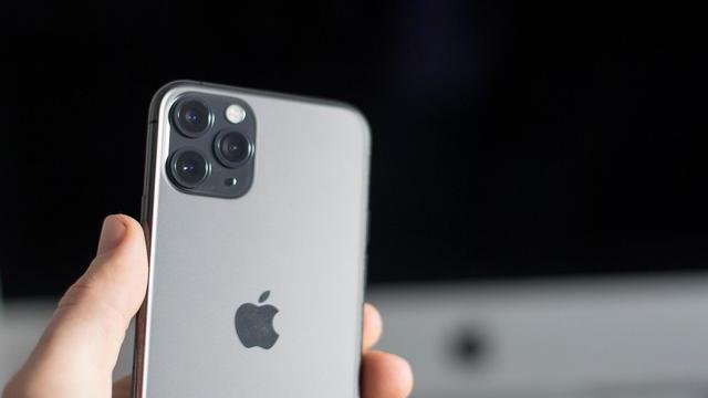 维信诺|库克终于服软，苹果坚持了六年的决定，如今被2500万美元打破了