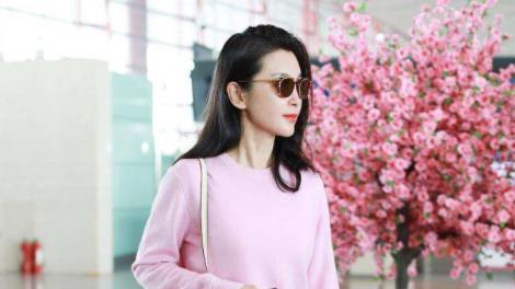 人力资源|四十岁后穿搭依旧很重要，学会李冰冰的穿搭法则，想不好看都难