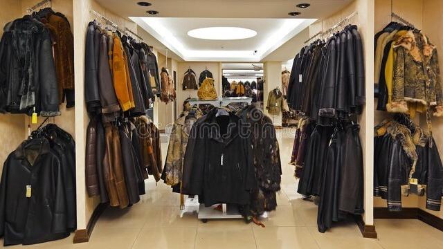 去了一次深圳，女老板的服装店倒闭，亏了13万