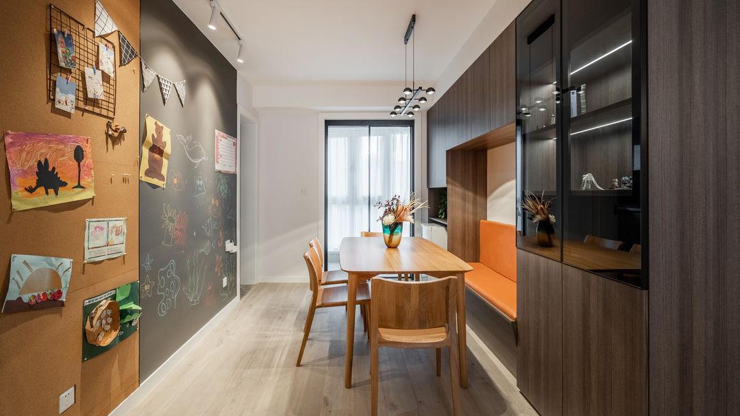 别再过度装修了，学学她家的130㎡简约风，全屋温馨舒适还很实用！