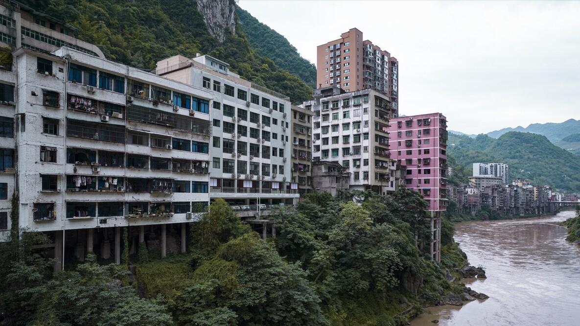 杭州|云南“一线城市”，建在峡谷中间，有32万常住人口