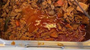 劳动教育|在韩留学生分享“春节伙食”，学校饭菜太过朴素，引发网友同情