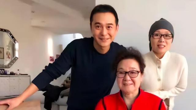 吴琼|60岁吴琼回安徽娘家，豪宅曝光满桌硬菜！