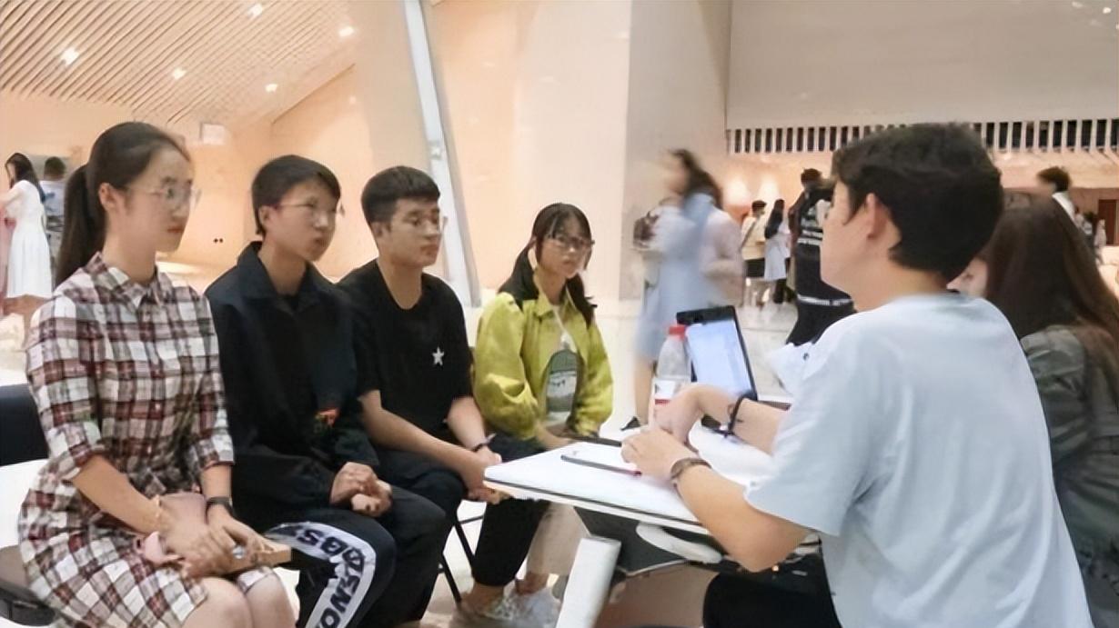 报销|名校高材生毕业后找不到工作？企业HR的吐槽，引发众多应届生共鸣