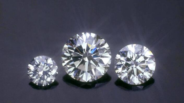 莫桑石跟培育钻石钻有什么不同？