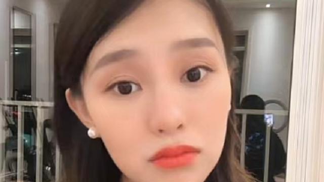 巨兴茂|巨兴茂小15岁娇妻晒孕妇照，正式官宣怀孕，肚大如箩仍运动