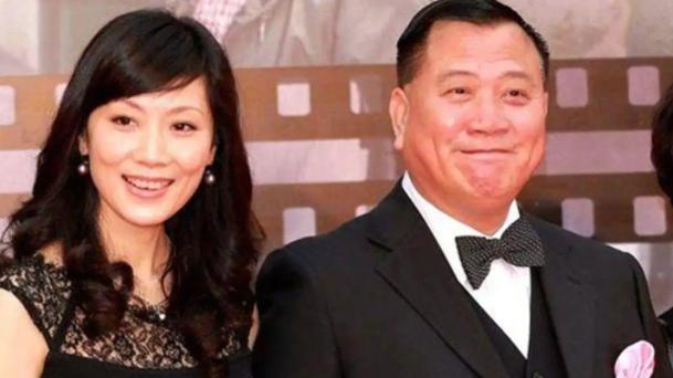 万梓良|万梓良与恬妞：离婚多年，一个病了还要养家，一个单身至今