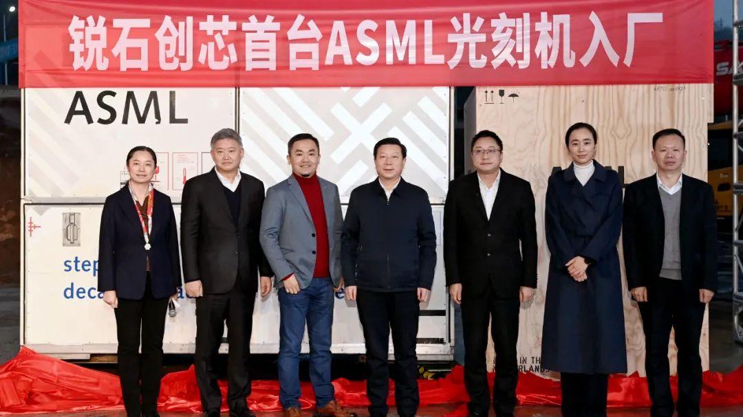 华为荣耀|继续向中国市场出货光刻机，外媒：ASML已经开始“倒戈”了