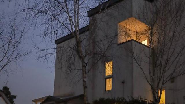 老家盖栋自建房，上下3层带院子，室内装修也很有生活气息！