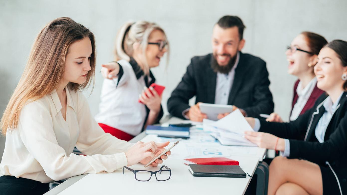 |职场上“小人”会经常挑拨离间同事关系