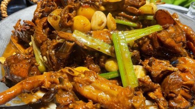 穷游|青岛一家三口在山西古镇景区，点了4个招牌菜，结账时不敢相信
