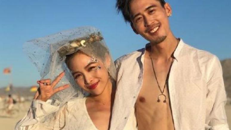 男星疑侵犯女店员！尾随女性进休息室伸手抱身体，监控也曝光