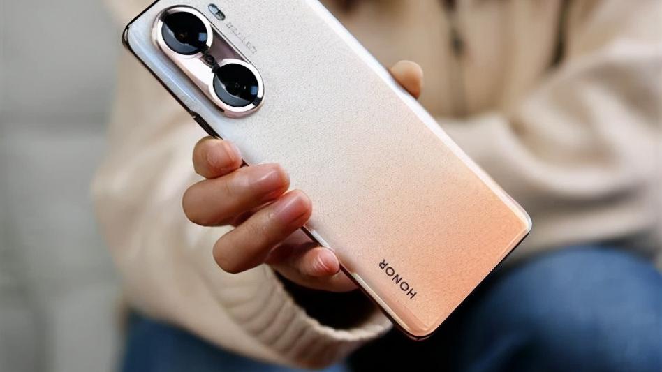 荣耀|荣耀旗舰开始修肌肉，15倍变焦+天玑9000，要发展起来啦？