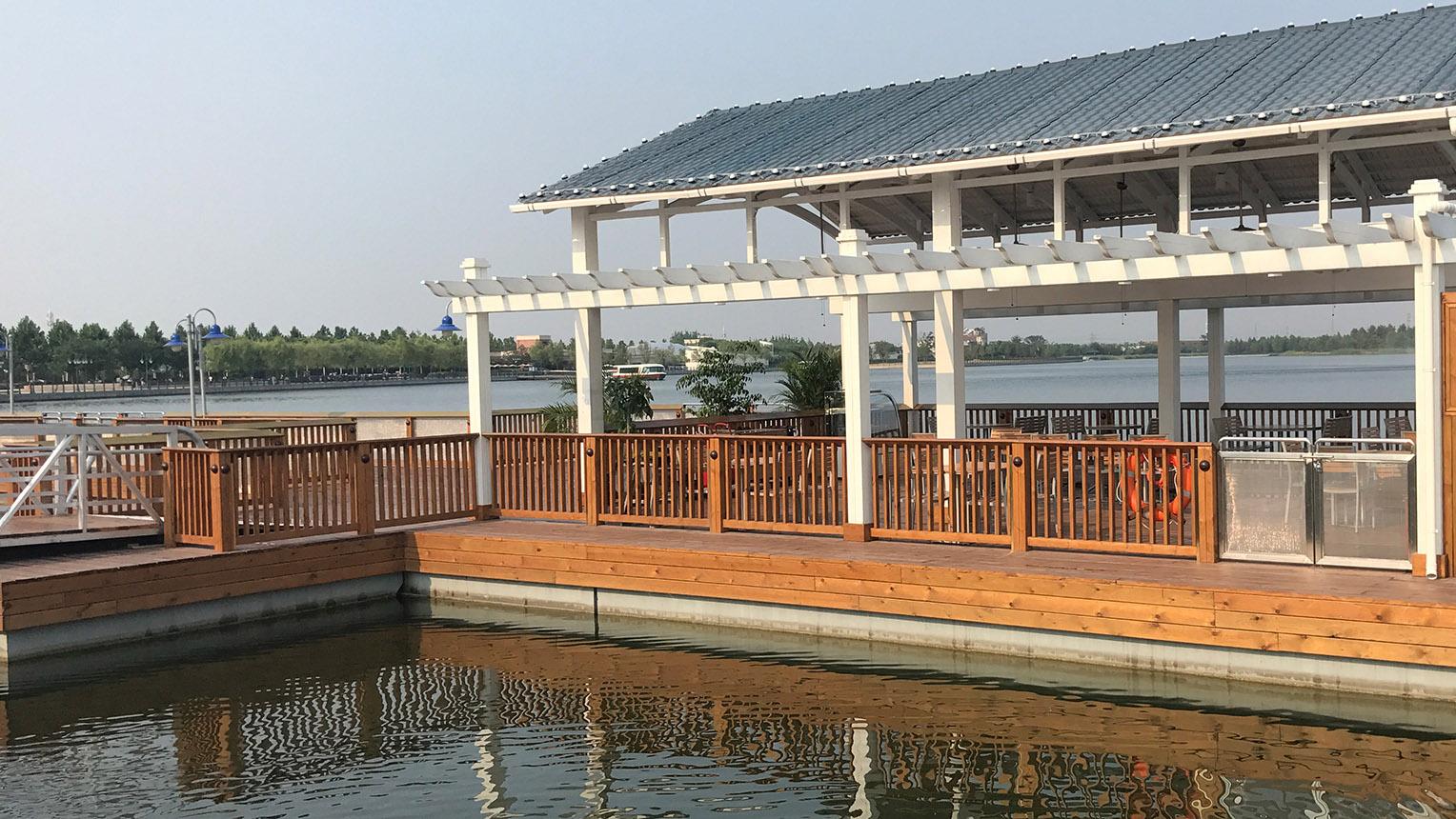 温泉|海润游艇码头：水上房屋--建在水面上的漂浮房屋