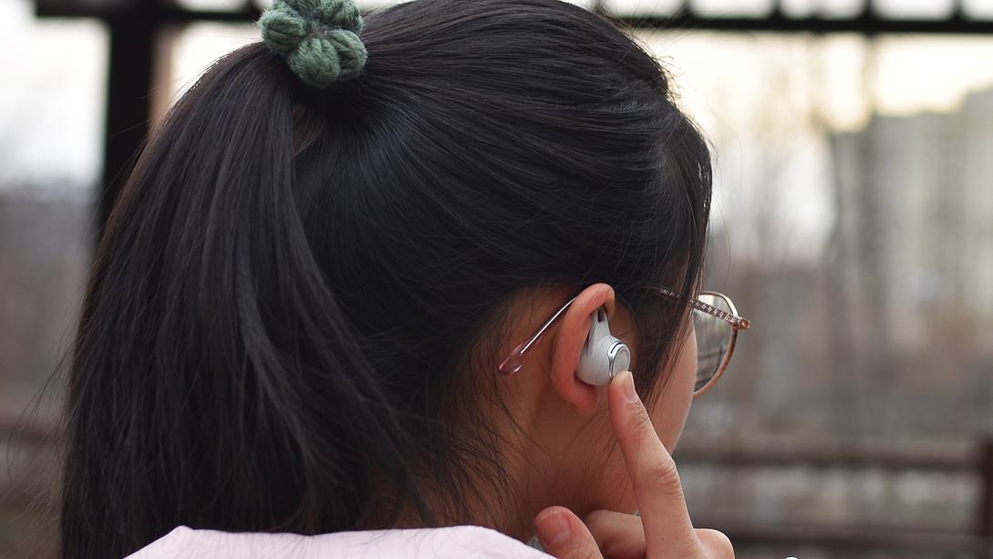 无线耳机|谁说无线耳机不能谈音质？JBL Reflect flow pro打破常规