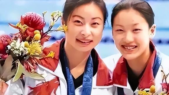 伏明霞|伏明霞疑似与老公秘密分手，年龄相差26岁，却被闺蜜插足