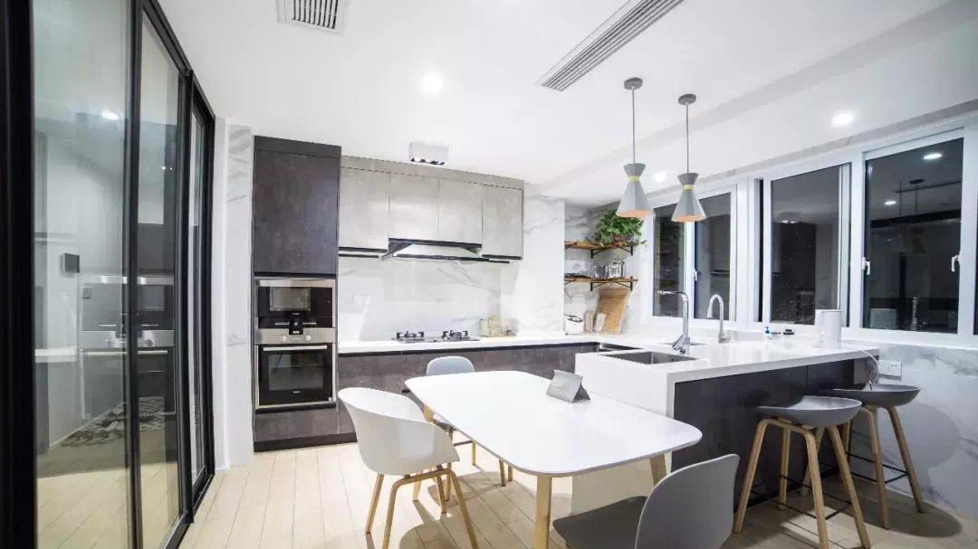 房子太小没餐厅，用这5种方式，让你有个舒适的就餐空间