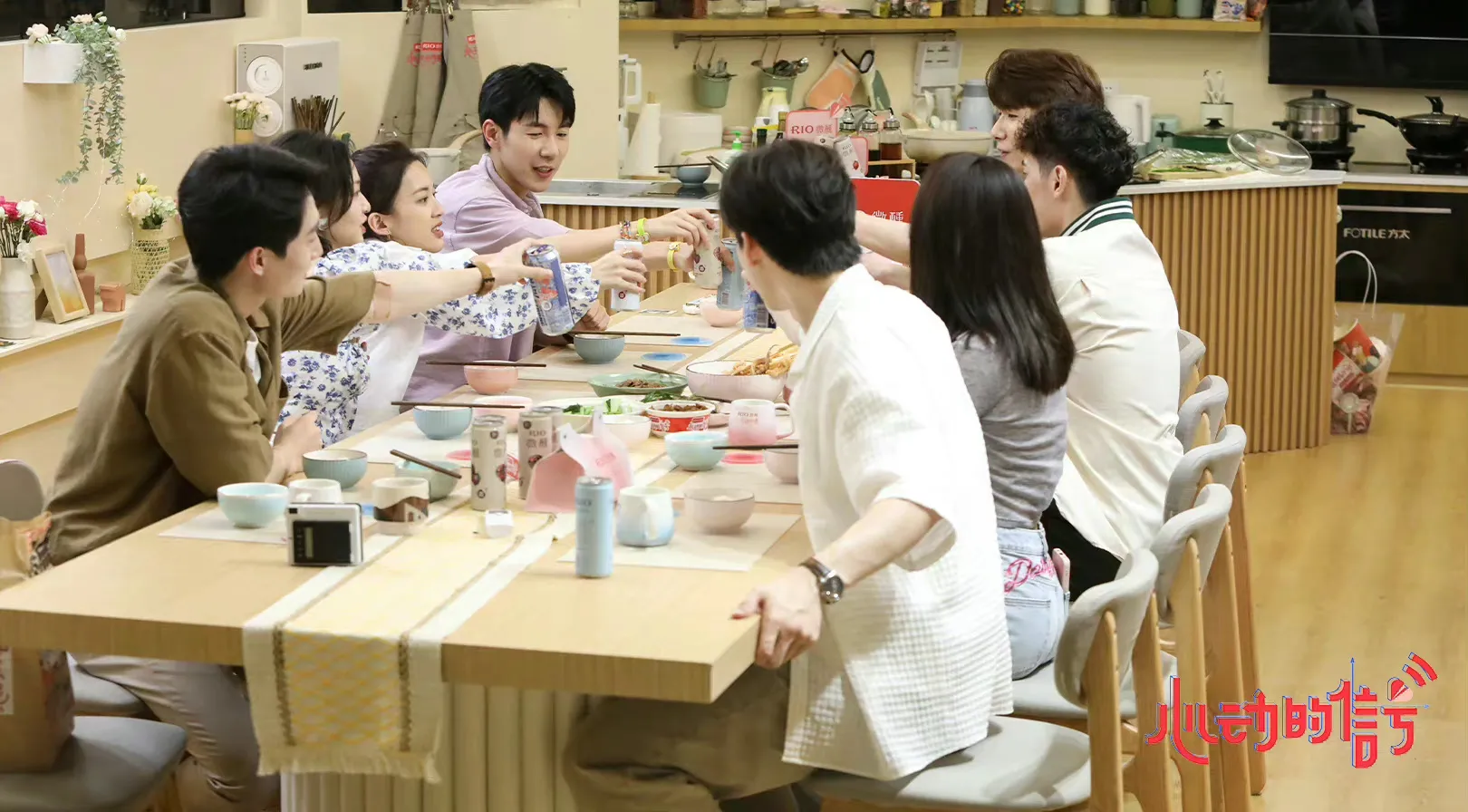 秀女|《心动的信号5》剧情反转，女2男5线下撒糖，男1薛喆阳意难平