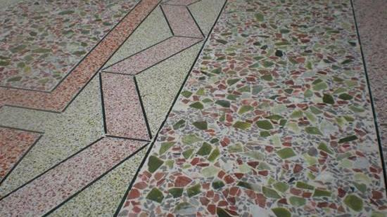 曾在农村风头盖过瓷砖的水磨石，为何现在一步步的走向绝境，难以恢复往日的光辉