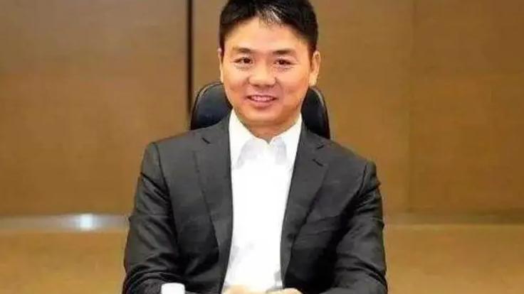 刘强东|刘强东年轻时的照片，这穿着看了让人心酸，白手起家不容易