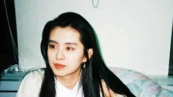 王祖贤|大陆“王祖贤”：吻得太投入，吻得张嘉译嘴唇红肿，新剧惨遭封杀