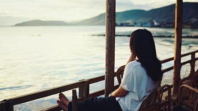 案例：上海19岁女模特与男子去酒店，事后还塞给男子18000元红包