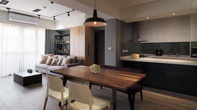 91平工业风三居室，让人难以察觉主卧房入口门隐藏其中